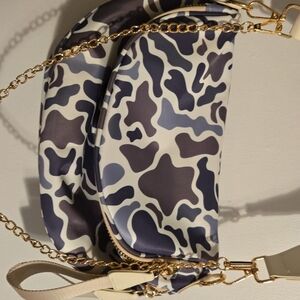 Elegant Camouflage Crossbody Bag with Gold Chain